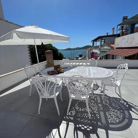 Cunda Center Sea View With Terrace Vakantiehuis Ayvalı